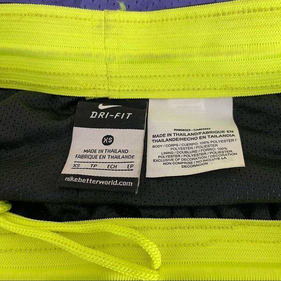 Nike Women’s Purple Work Out Shorts XS - Picture 3 of 4